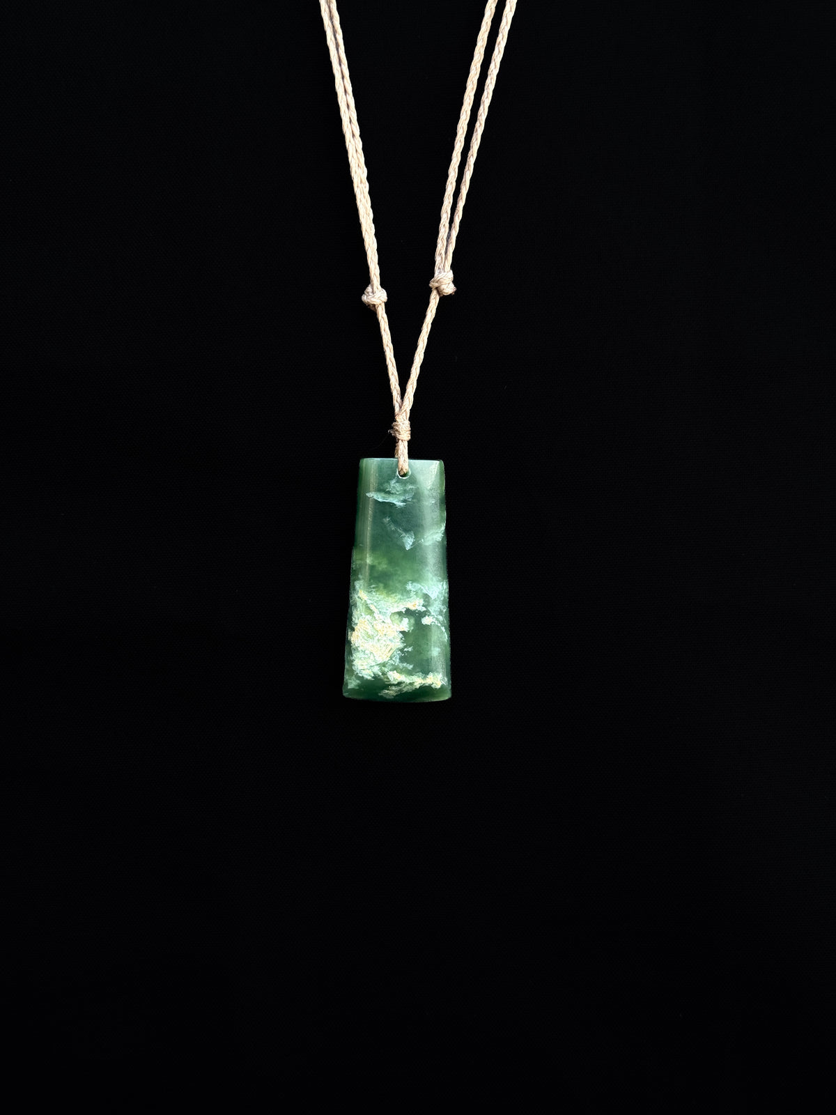 Toki - Pounamu
