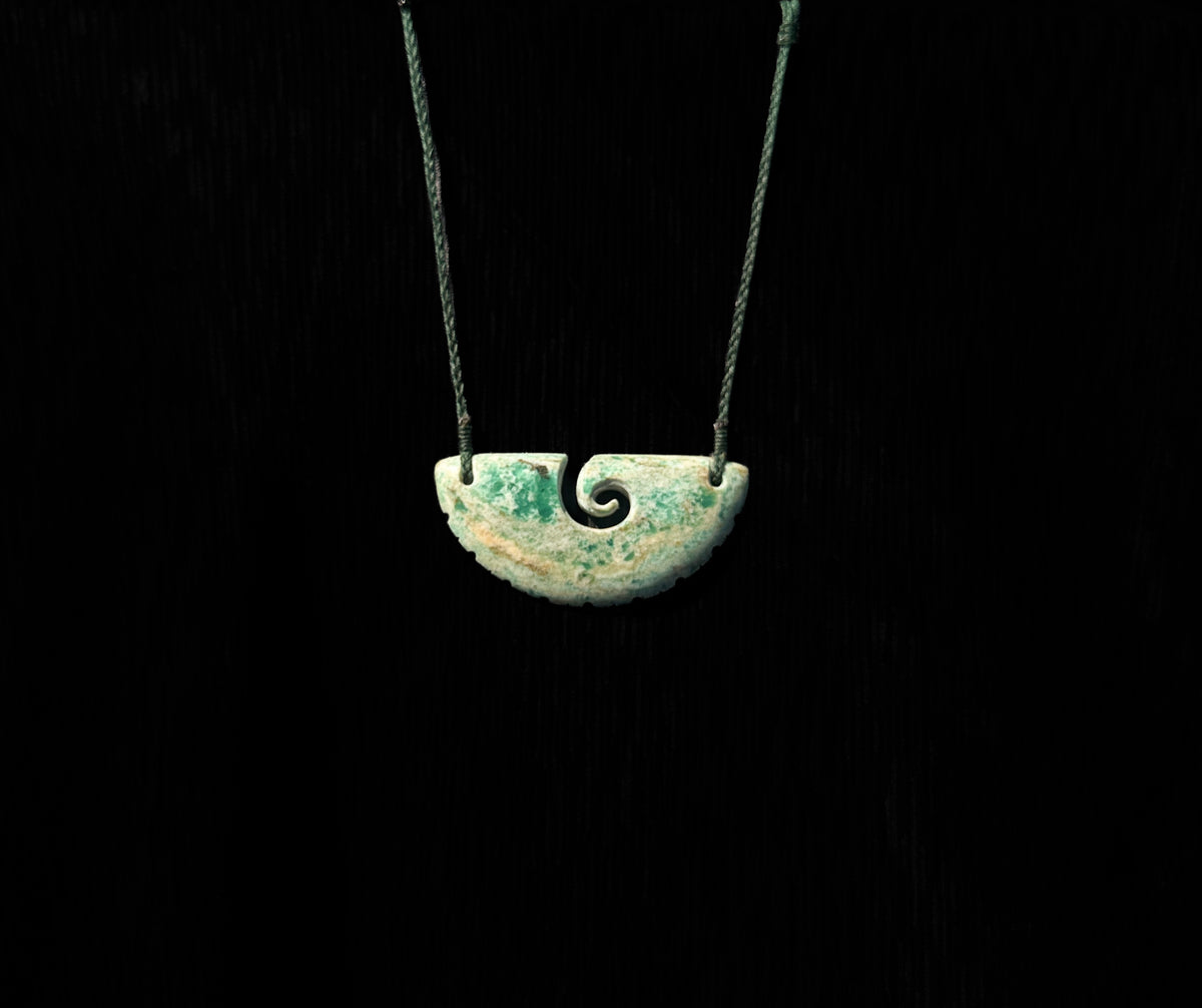 Aotea - Plate