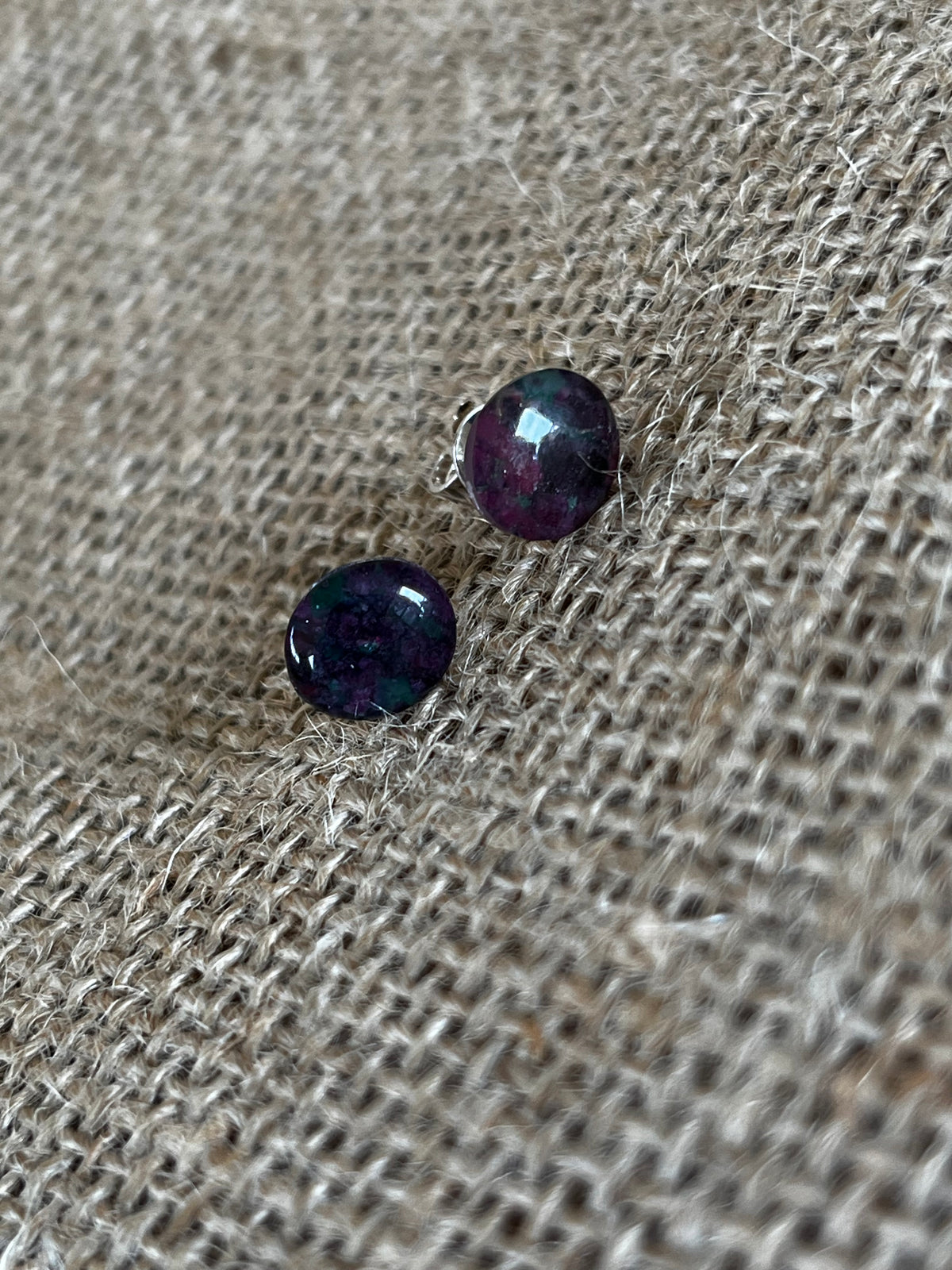 Ruby Rock - Earring studs